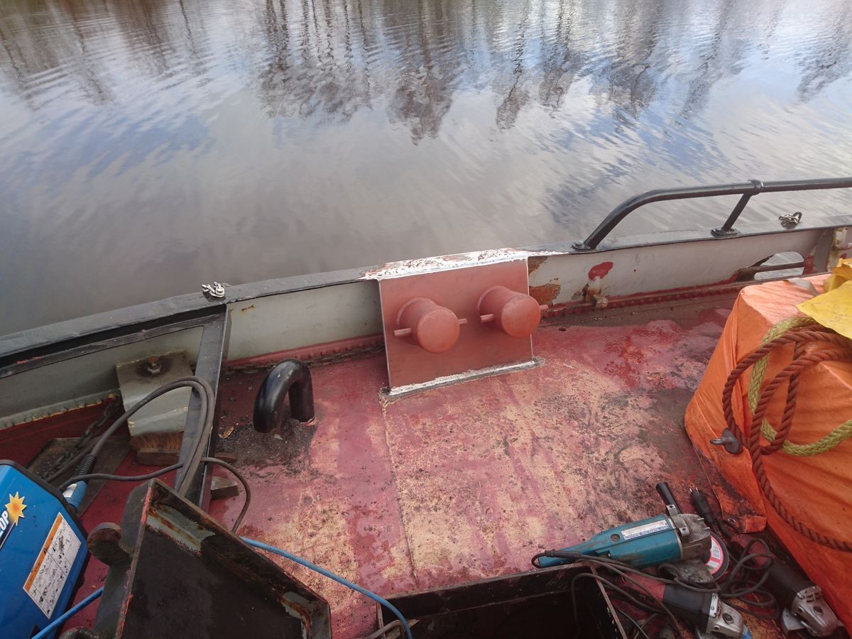Nieuwe dubbele bolder ingelast in het verschansing